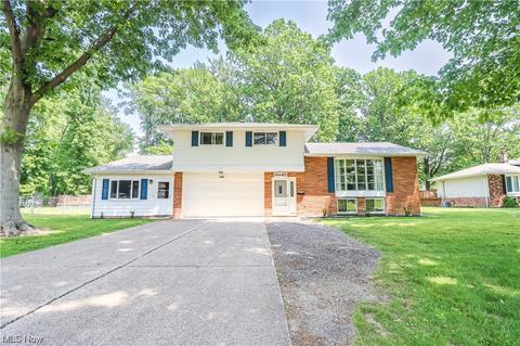 6445 Bryson Dr, Mentor, OH 44060 photo 1