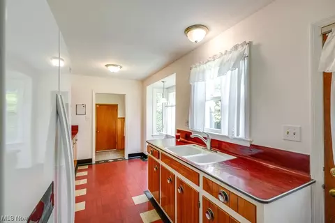 297 E Dresden Ave, Akron, OH 44301 photo 21