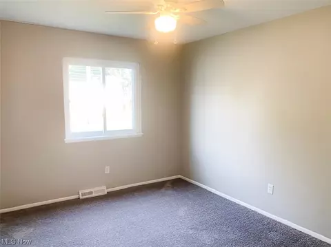 743 Abbe Rd N, Elyria, OH 44035 photo 11