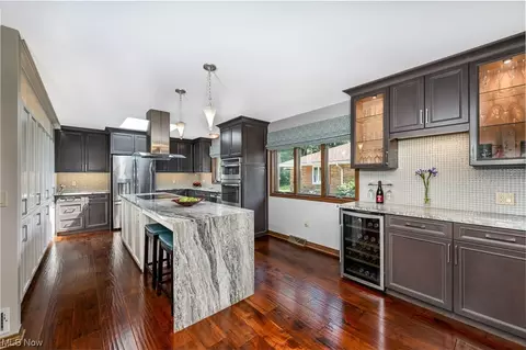 8425 Dalepoint Rd, Independence, OH 44131 photo 3
