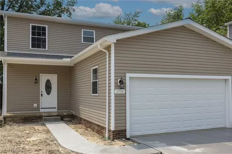 1720 Robindale Ave, Wickliffe, OH 44092 photo 1