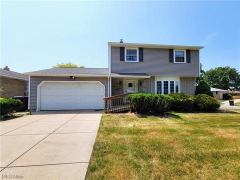 5356 Regency Dr, Parma, OH 44129 photo 1