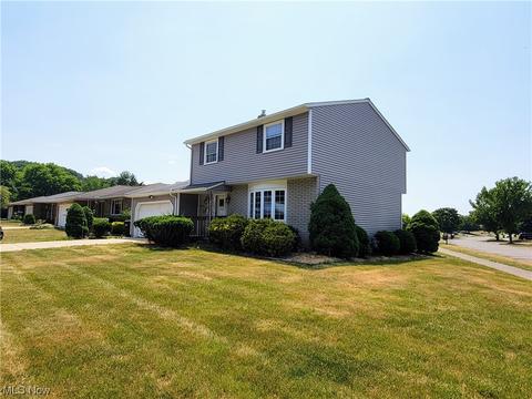 5356 Regency Dr, Parma, OH 44129 photo 2