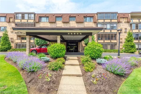25805 Fairmount Blvd #205, Beachwood, OH 44122