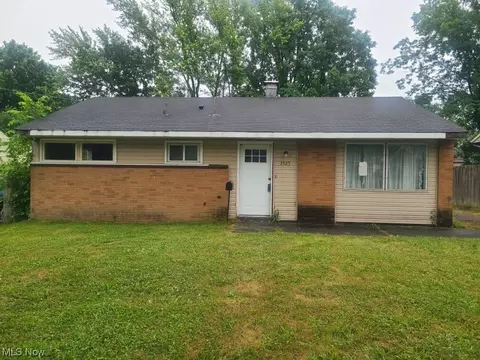 3525 Desoto Ave, Youngstown, OH 44502