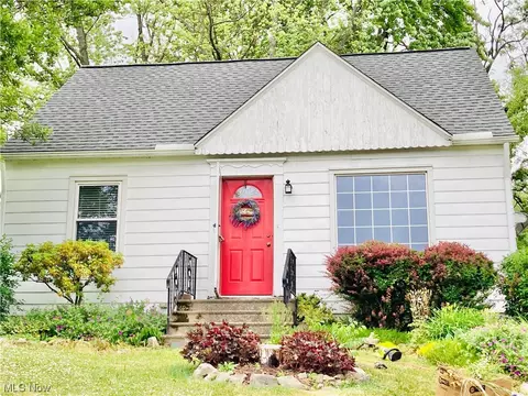 1106 Riverside Dr, Elyria, OH 44035 photo 1