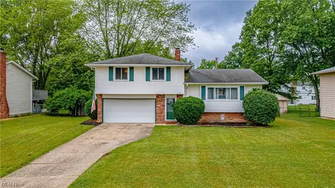 8902 Lincolnshire Blvd, Strongsville, OH 44149