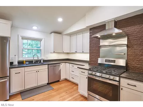 2429 Inas Dr, Copley, OH 44321 photo 11