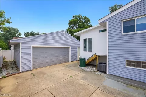733 Beechview Dr, Akron, OH 44305 photo 28