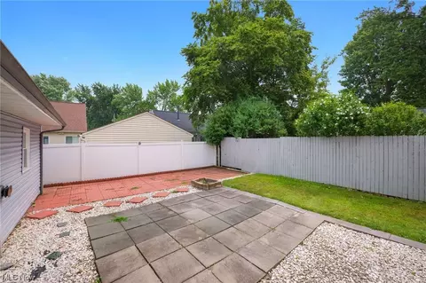 733 Beechview Dr, Akron, OH 44305 photo 26