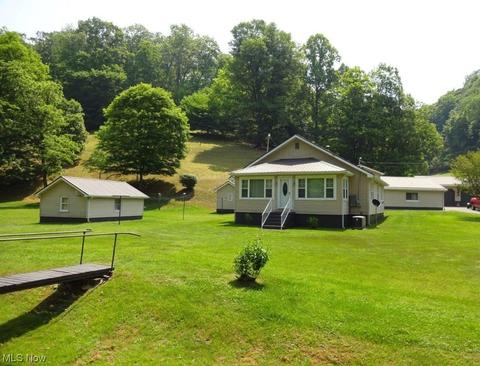 582 Tariff Rd, Left Hand, WV 25251 photo 1