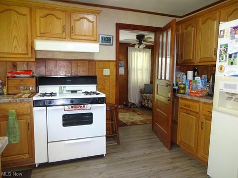 582 Tariff Rd, Left Hand, WV 25251 photo 5