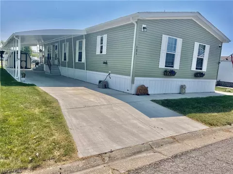 131 Gull Dr, Elyria, OH 44035