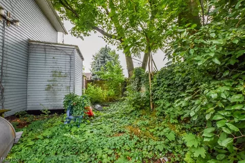 205 Lawn Ave NW, Canton, OH 44708 photo 10