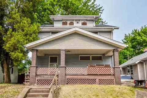 205 Lawn Ave NW, Canton, OH 44708 photo 1