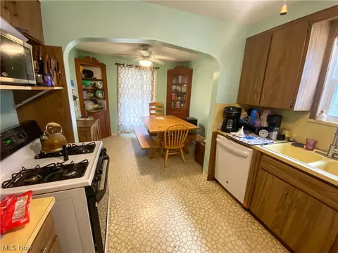 1029 Lloyd Rd, Wickliffe, OH 44092 photo 14