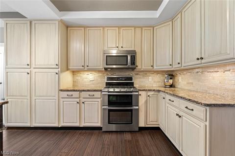 760 Berwick Ct, Copley, OH 44321 photo 9