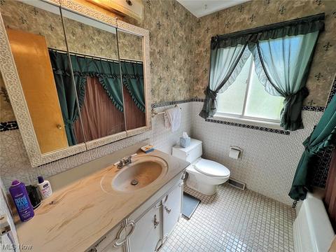 37500 Bainbridge Rd, Solon, OH 44139 photo 13
