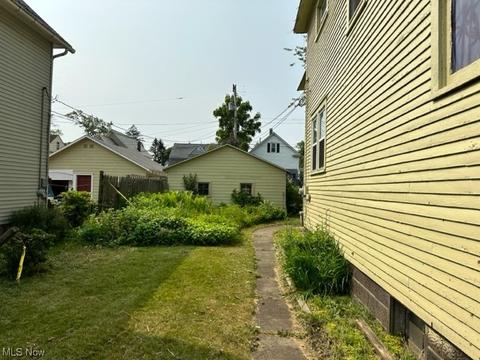 1714 E 44th St, Ashtabula, OH 44004 photo 2