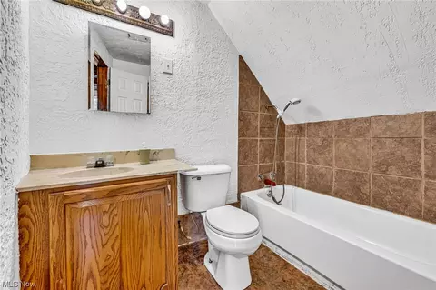 916 E 34th St, Lorain, OH 44055 photo 24