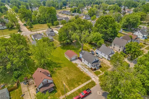 916 E 34th St, Lorain, OH 44055 photo 5