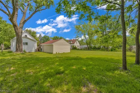 916 E 34th St, Lorain, OH 44055 photo 6