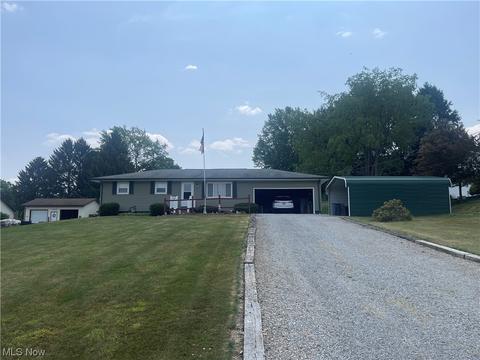 5676 Benjamin St SW, Canton, OH 44706 photo 1