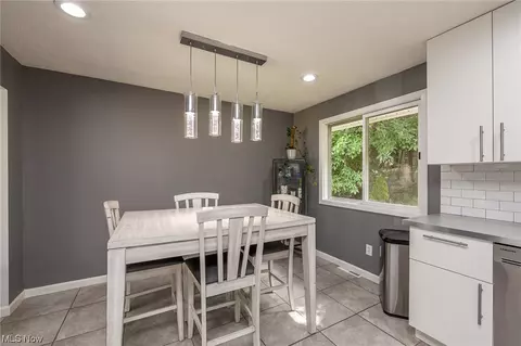7359 Ames Rd, Parma, OH 44129 photo 8