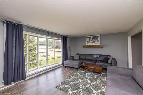 7359 Ames Rd, Parma, OH 44129 photo 5