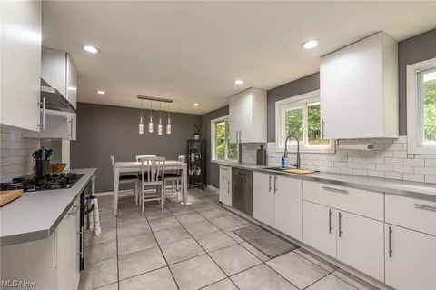 7359 Ames Rd, Parma, OH 44129 photo 6