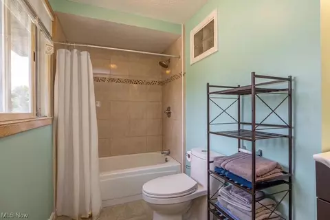 7359 Ames Rd, Parma, OH 44129 photo 16
