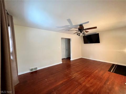 514 Summit Ave, Niles, OH 44446 photo 3