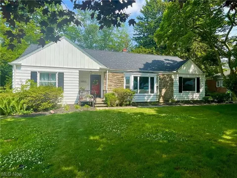 5935 W 220th St, Fairview Park, OH 44126