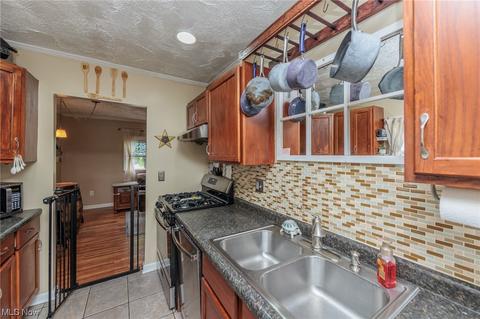 371 Olive St, Elyria, OH 44035 photo 12
