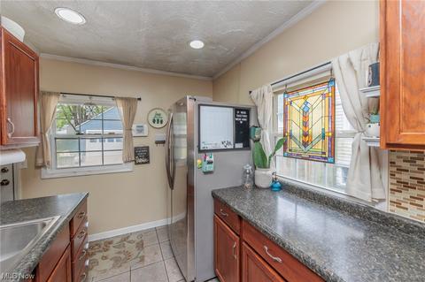 371 Olive St, Elyria, OH 44035 photo 8