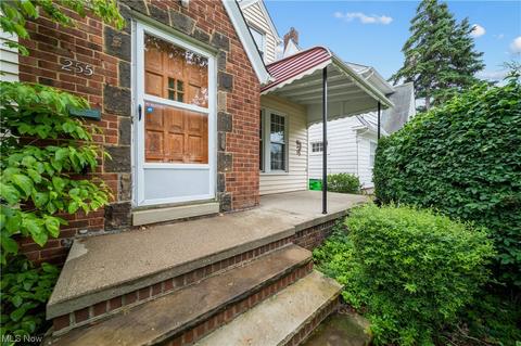 255 E 211th St, Euclid, OH 44123 photo 3