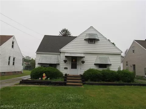 1679 Brainard Rd, Lyndhurst, OH 44124