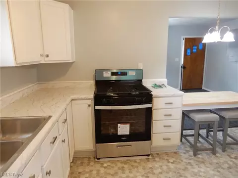 607 Ash St, Coshocton, OH 43812 photo 7
