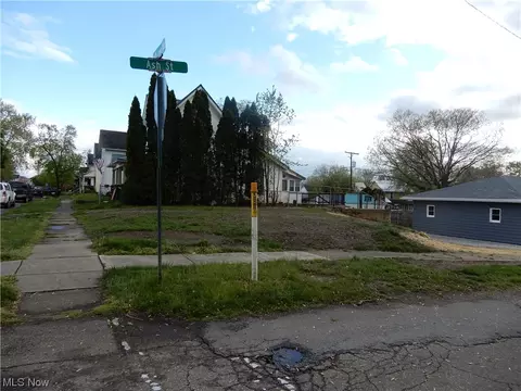 607 Ash St, Coshocton, OH 43812 photo 5