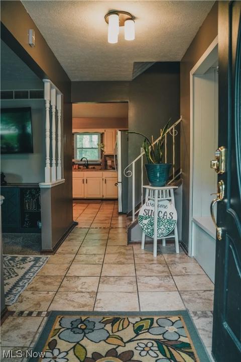 10471 E River Rd, Elyria, OH 44035 photo 3