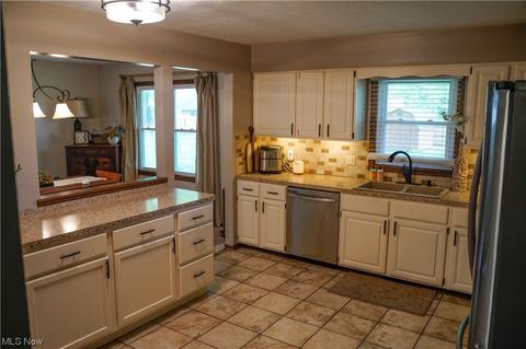 10471 E River Rd, Elyria, OH 44035 photo 11