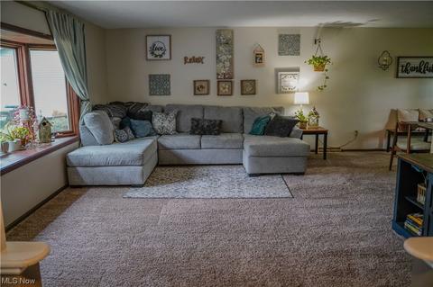 10471 E River Rd, Elyria, OH 44035 photo 5