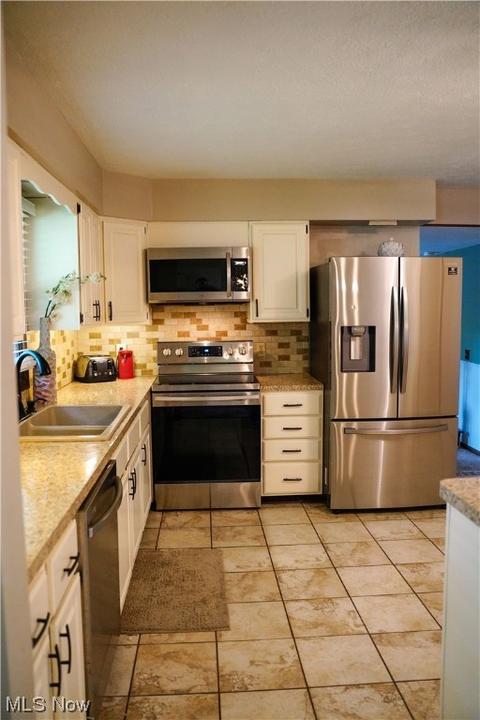 10471 E River Rd, Elyria, OH 44035 photo 9