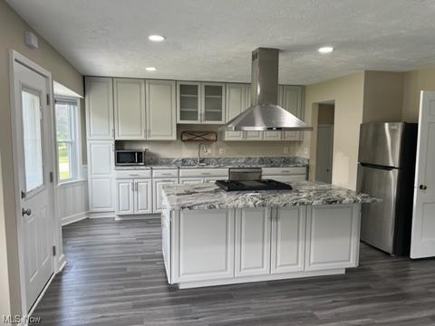 6624 Hillside Rd, Independence, OH 44131 photo 2