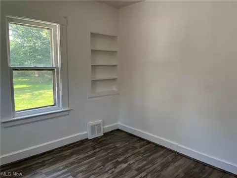 885 E 239th St, Euclid, OH 44123 photo 10