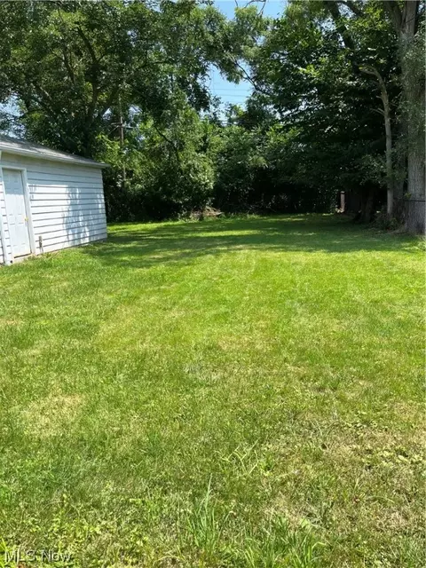 885 E 239th St, Euclid, OH 44123 photo 18
