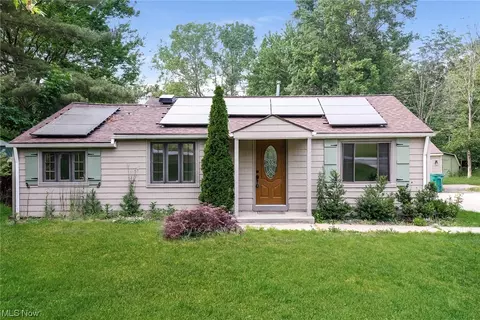 9739 Hoose Rd, Mentor, OH 44060