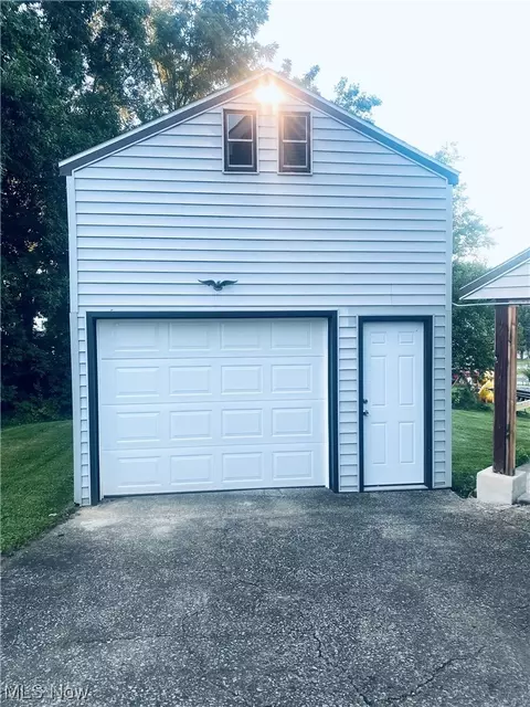 369 Maplewood Ave, Struthers, OH 44471 photo 3