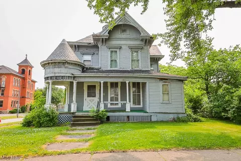 402 Middle Ave, Elyria, OH 44035 photo 1
