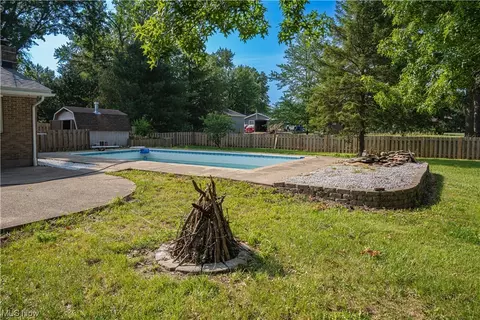 698 Apache Run, Macedonia, OH 44056 photo 3